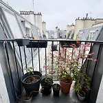 Charmant T2 Parisien Avec Balcon